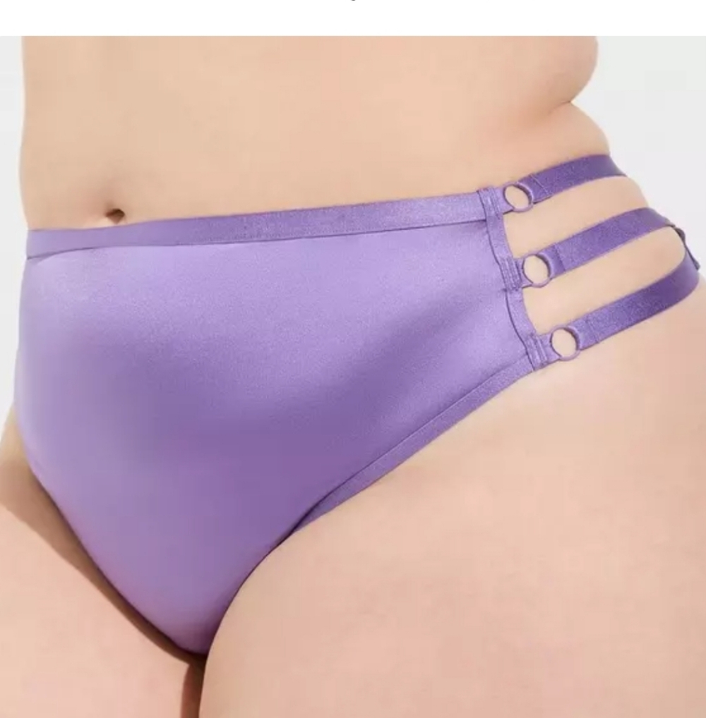 #119 Torrid 2 Strappy Open Gusset Mid Rise Thong